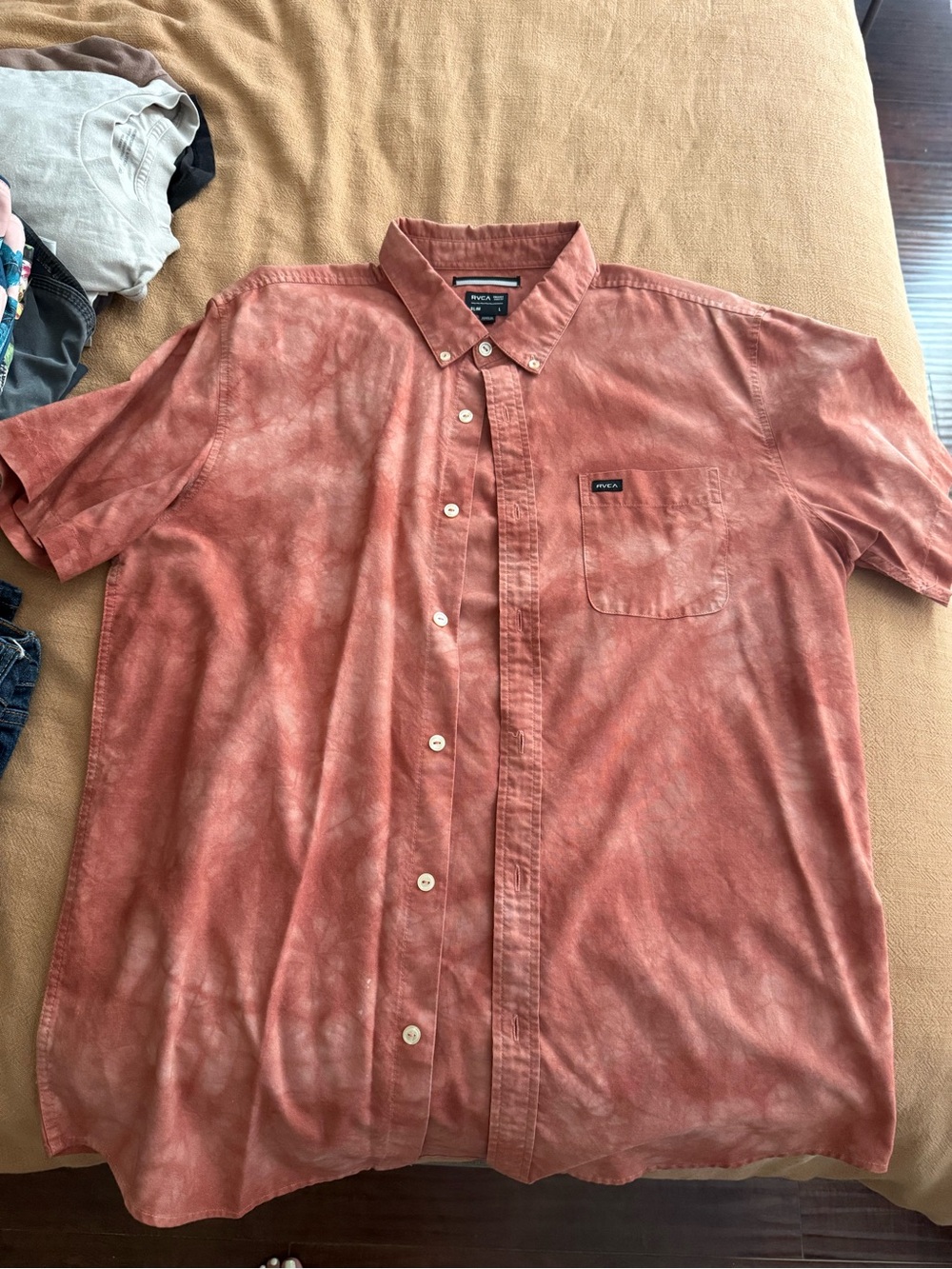 RVCA Men's Short-Sleeve Button-Down Shirt in Faded Rust